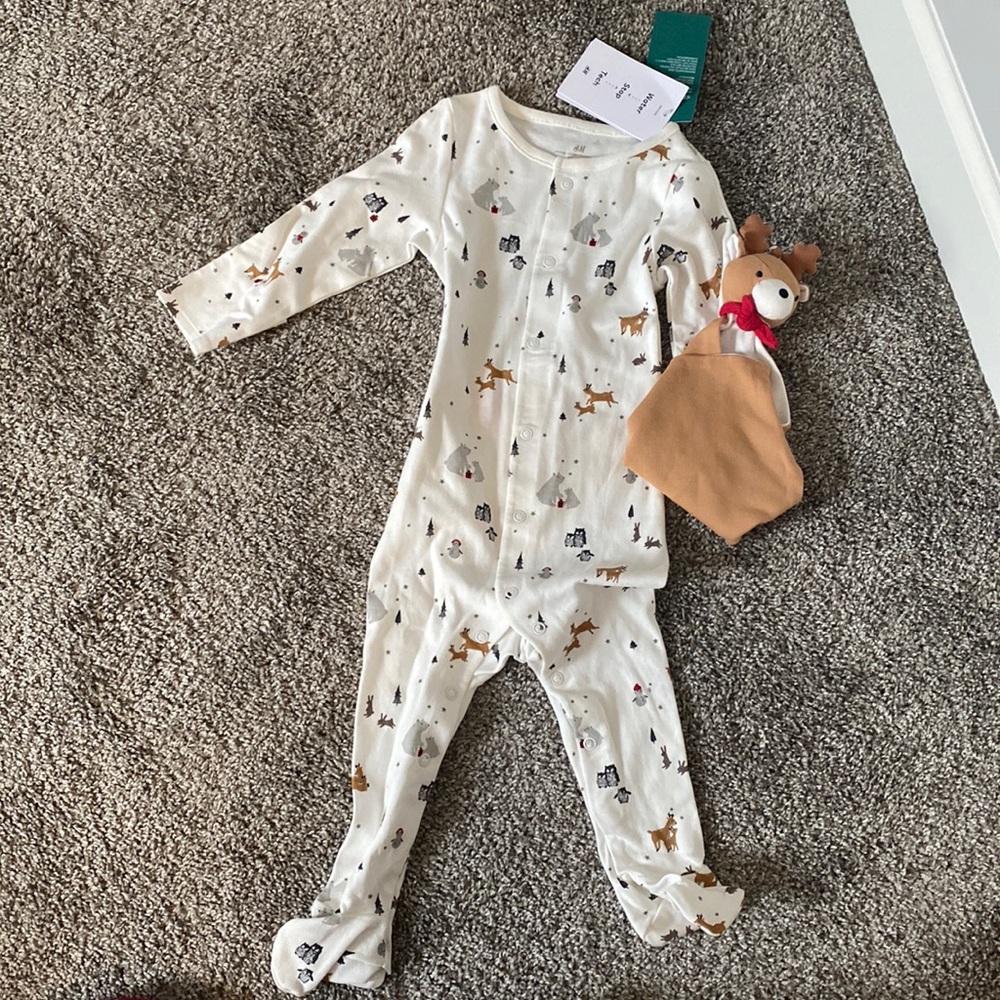 H&M winter animal print footie NWT and matching reindeer lovie